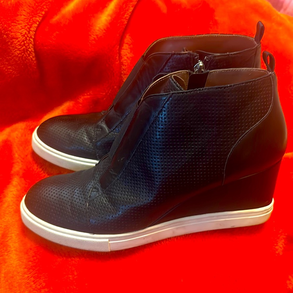 Wedge black shoe L. Paolo